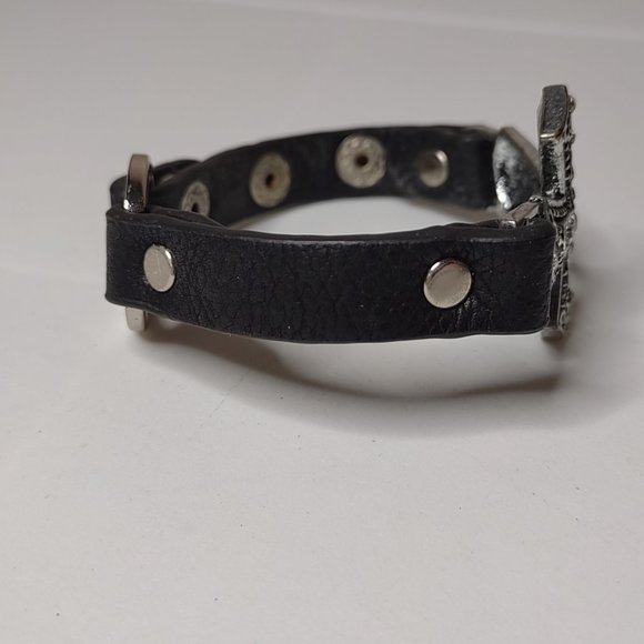 Very Awesome Black Bracelet With Cross - Picture 4 of 9